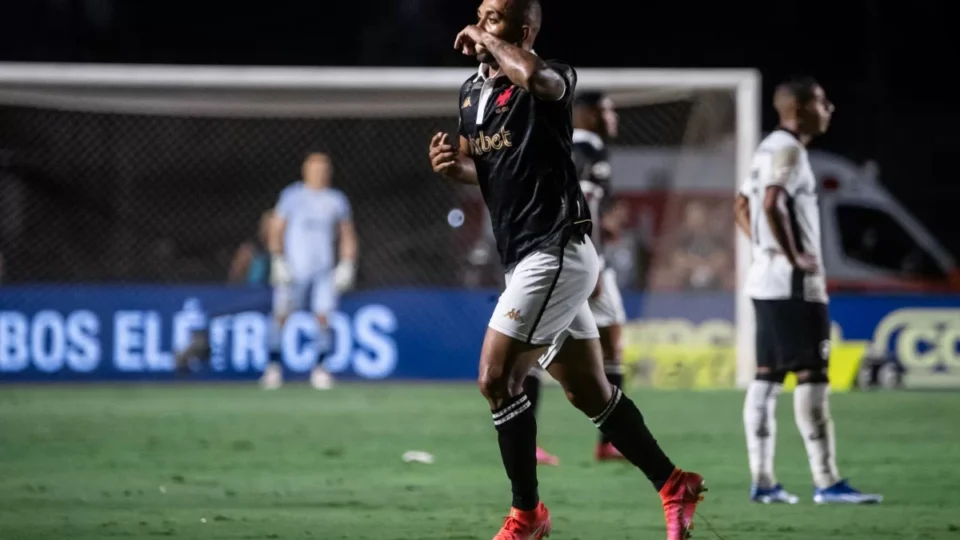 Vasco supera líder Botafogo e sai da zona de rebaixamento