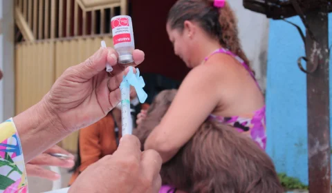 Vacinação Antirrábica: equipes fazem visitas de revisão em bairros de Manaus