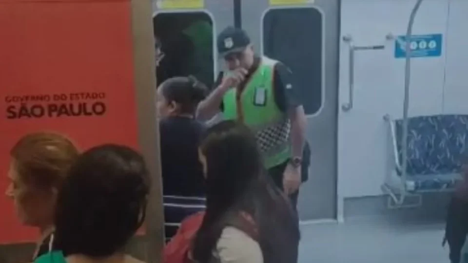 Briga por assento preferencial provoca confusão e morte em trem