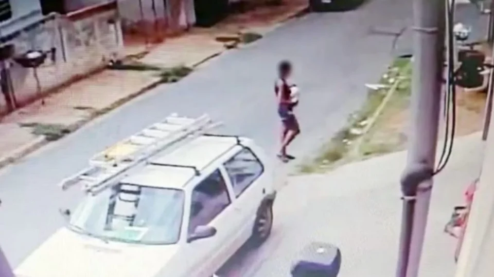 Mãe que matou filha de 47 dias em fogueira é indiciada por homicídio