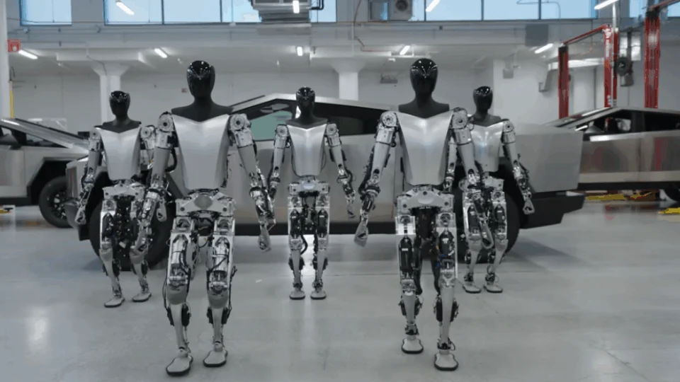 Robô ataca engenheiro da Tesla após problema em software