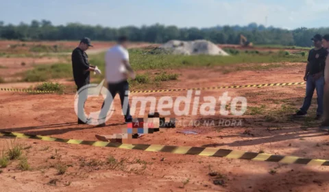 Jovem com sinais de tortura é morto e abandonado atrás do cemitério do Tarumã