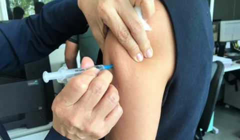 Campanha de vacinação contra a gripe no Amazonas continua até 15 de dezembro