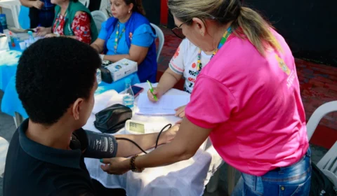 ‘Noite do Encanto’: Sejusc promove dia de cuidados e ceia natalina a pessoas em situação de rua