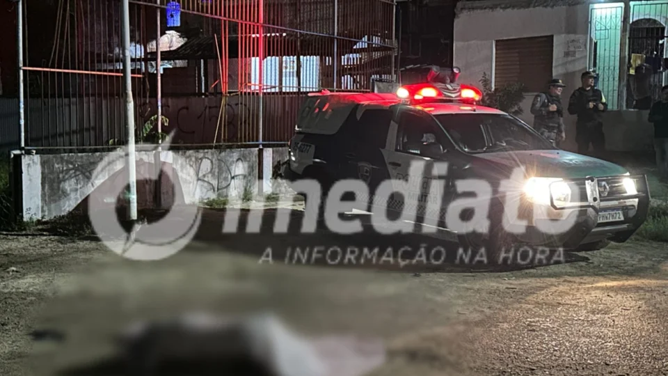 Homem com mãos amarradas é assassinado a tiros no bairro Parque São Pedro