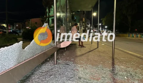 Viatura da PM é atingida por tiros durante ataque criminoso no bairro Compensa 2