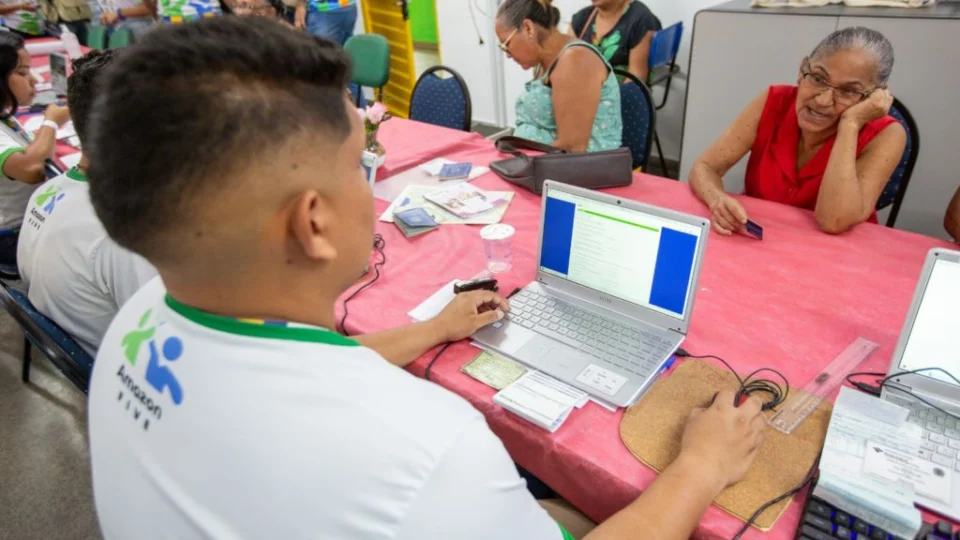 Mutirão oferece serviços gratuitos para população na zona leste de Manaus
