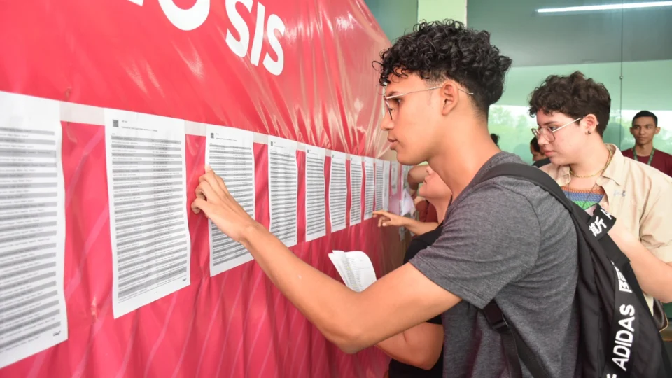 UEA divulga lista dos aprovados no Vestibular e SIS na quinta-feira