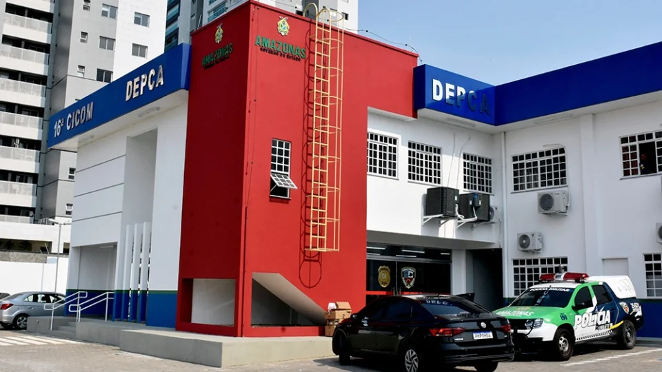 Padrasto que abusava sexualmente da enteada há três anos é preso em Manaus