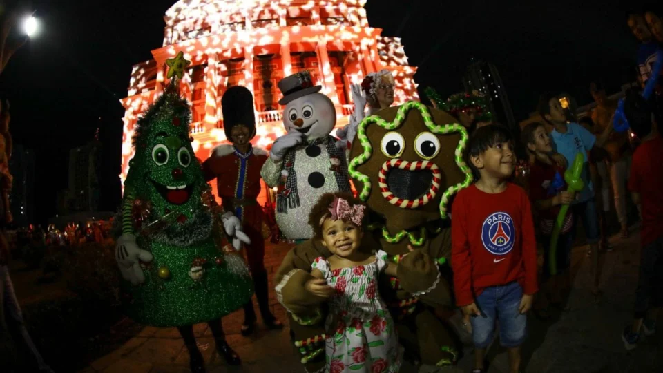 Árvore de Natal do Largo de São Sebastião será iluminada nesta sexta-feira (08/12)