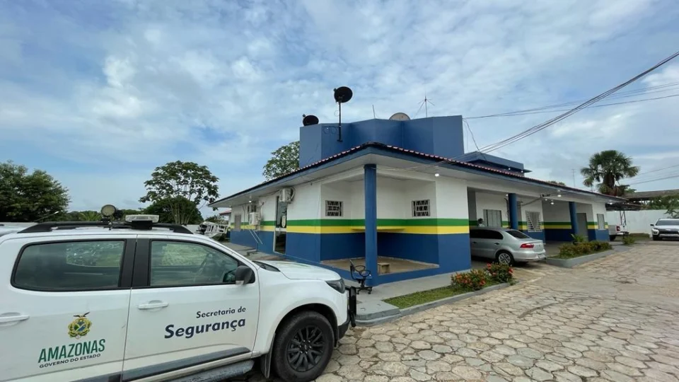 Mulher é presa em Coari por maus tratos e lesão corporal grave contra filho de 8 anos