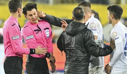 Presidente de clube turco é preso por socar árbitro