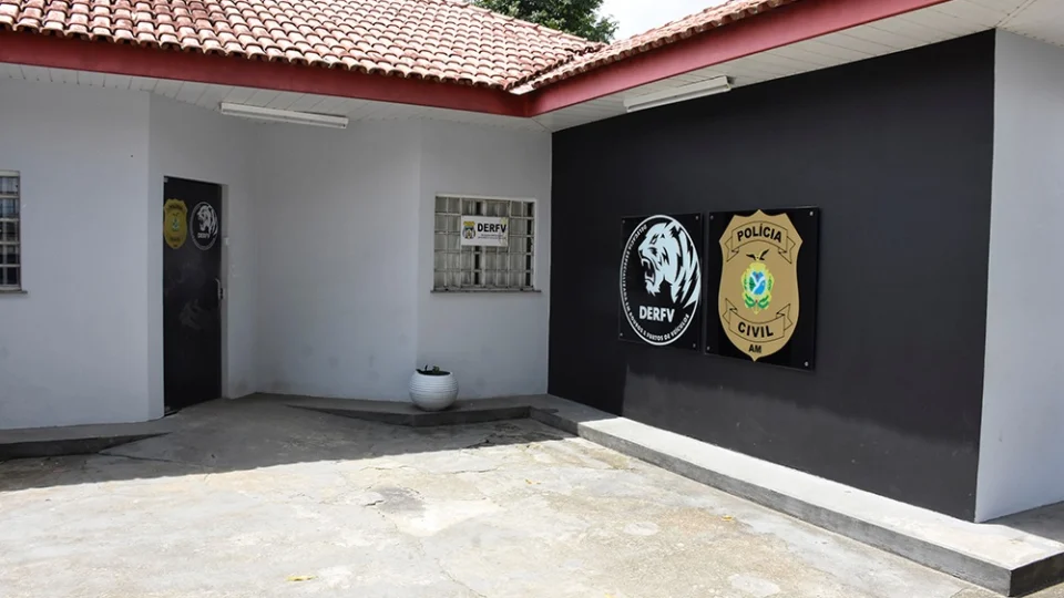 Polícia prende dupla que alugava veículos de locadoras e vendiam ilegalmente em Manaus