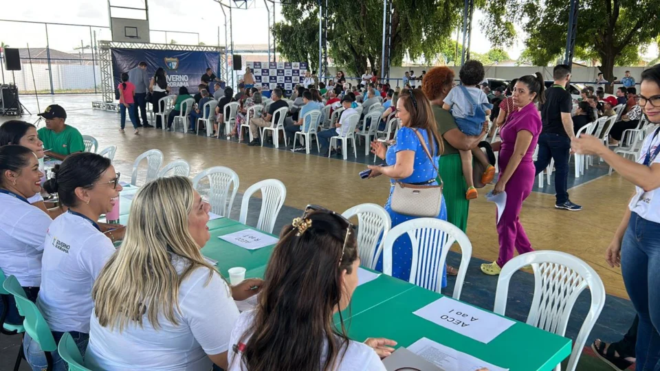 Após 42 anos de espera, moradores do bairro Pricumã e AECO recebem escritura publica de seus imóveis