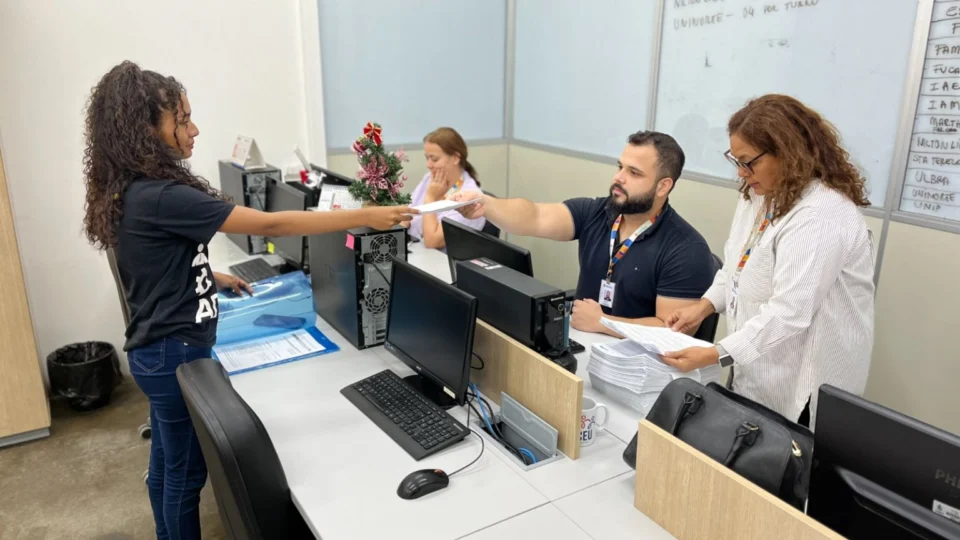 Entrega da documentação para o Bolsa Universidade 2024 inicia na segunda-feira