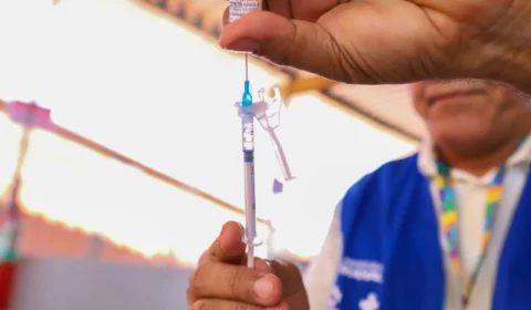 Após FVS orientar vacinação Semsa vai oferecer nova dose bivalente