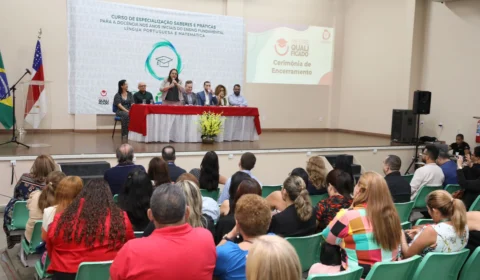 Mais de 2 mil professores concluem curso promovido pela UEA e Secretaria de Educação