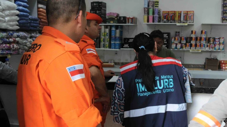 Corpo de Bombeiros destaca importância do manuseio correto de fogos de artifício