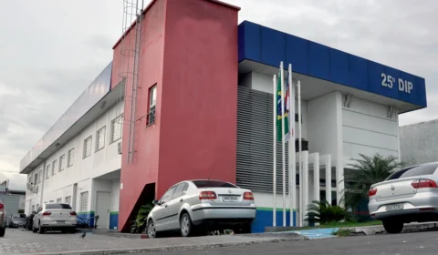 Homem é condenado a 27 anos de prisão por estupro de vulnerável contra enteada