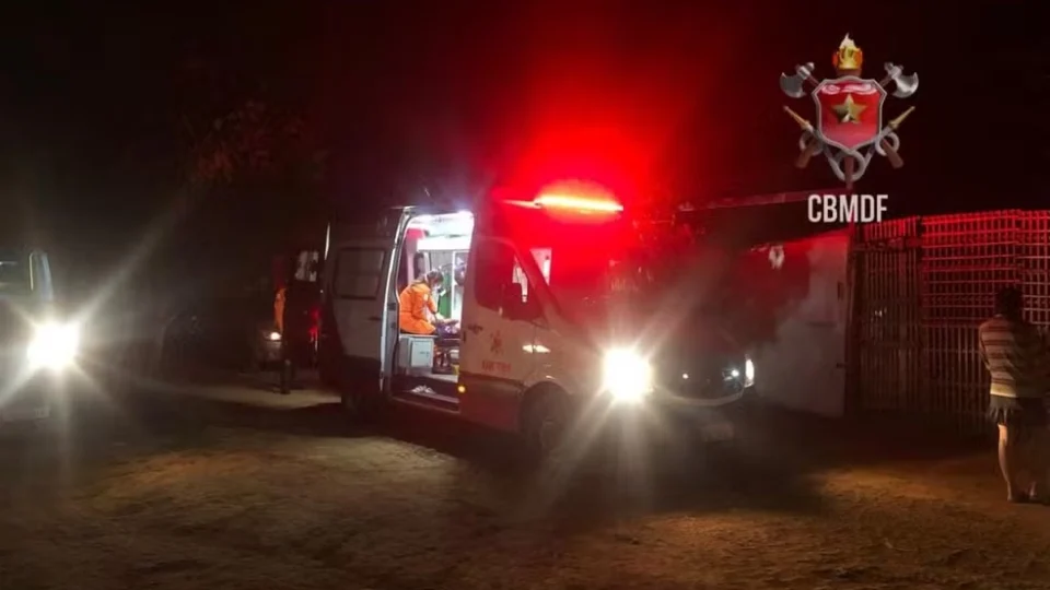 Homem é levado ao hospital após ser atingido por raio no Distrito Federal