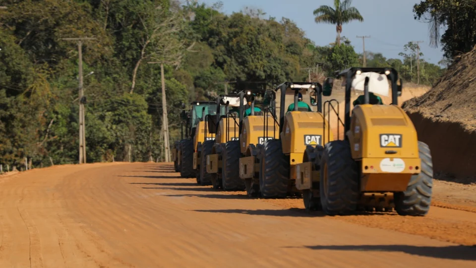 Em 2023, Governo do Amazonas investiu R$ 3,4 bilhões em obras e gerou mais de 52 mil empregos