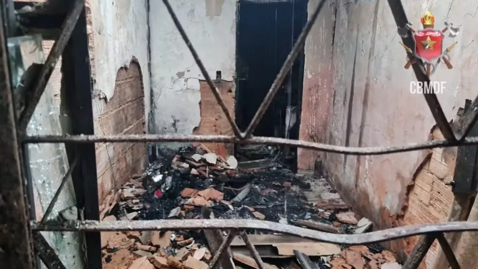 Criança de 2 anos morre carbonizada em incêndio no Distrito Federal