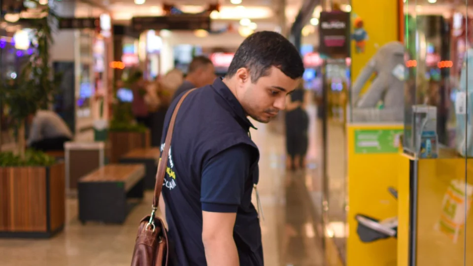 Procon-AM orienta consumidores sobre cuidados nas compras de última hora para o Natal