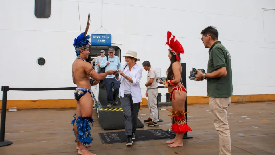 Governo do Amazonas promove receptivo ao quinto cruzeiro da temporada 2023/2024