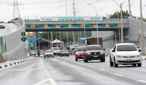Em inauguração do complexo viário prefeito José Fernandes, Wilson Lima renova convênio que garante o Passe Livre Estudantil