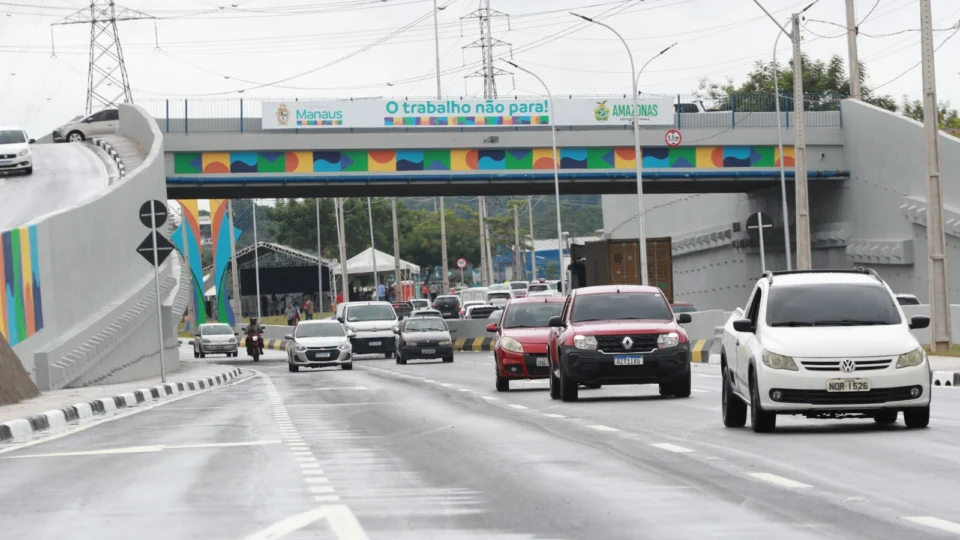 Em inauguração do complexo viário prefeito José Fernandes, Wilson Lima renova convênio que garante o Passe Livre Estudantil