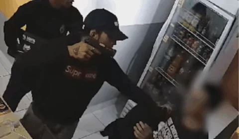 VÍDEO: criminosos armados ameaçam gerente: “Nós é bandido, não é moleque”