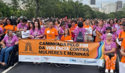 Caminhadas em todo o país pedem o fim da violência contra mulheres