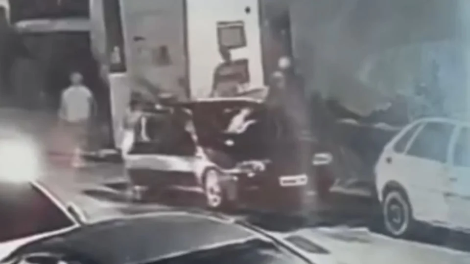 Veja Vídeo: flanelinha morre esfaqueado ao tentar separar briga