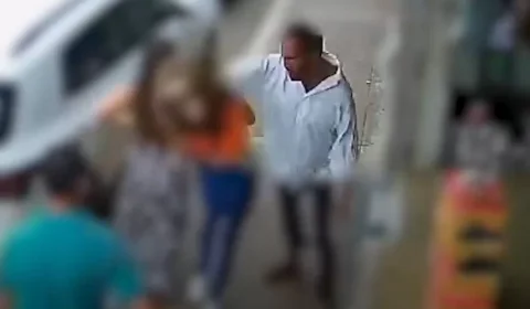 Veja Vídeo: homem dá soco no rosto de adolescente que ‘negou’ esmola