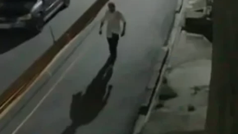 Homem mata amigo a facadas após provocação com música de Amado Batista