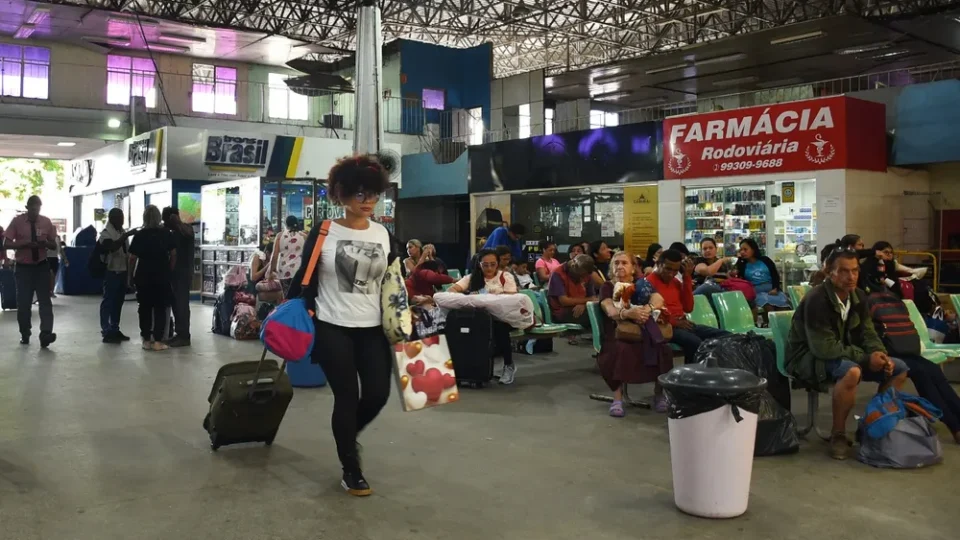 Mais de 20 mil pessoas devem deixar Manaus durante o Natal