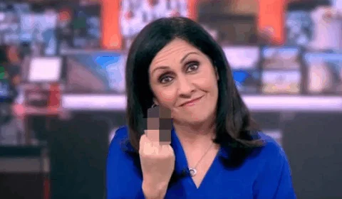 Apresentadora da BBC News pede desculpas por mostrar o dedo do meio no ar: VEJA
