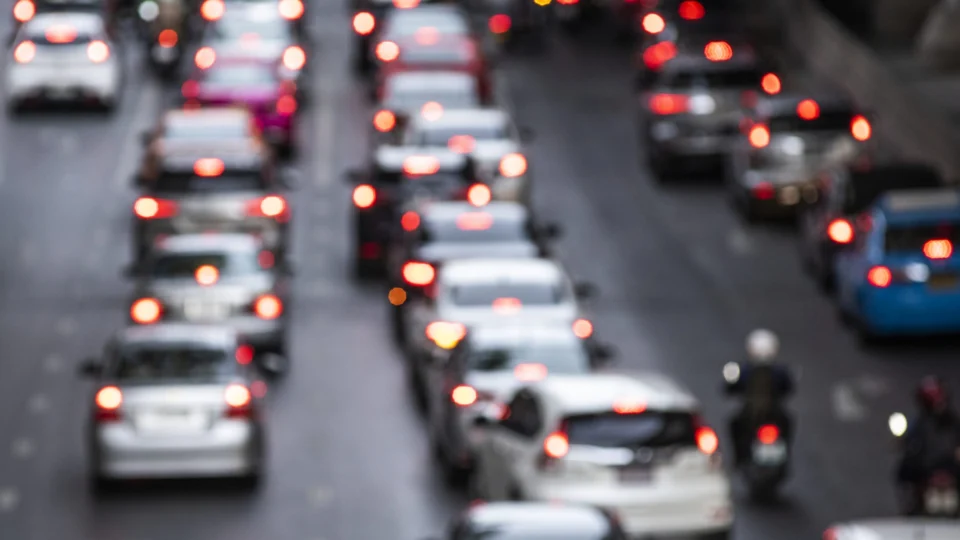 Diesel cai 1,07% após corte da Petrobras; etanol (-0,90%) e gasolina (-0,21%) também apresentam queda na segunda semana de dezembro 