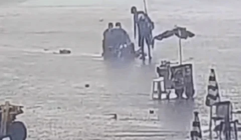 VEJA VÍDEO: raio mata banhista de 60 anos em praia e deixa três em estado grave