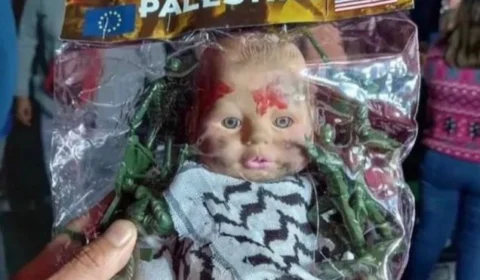 VEJA: Conheça um tipo diferente de boneco infantil vendido no México – O Bebê Palestino