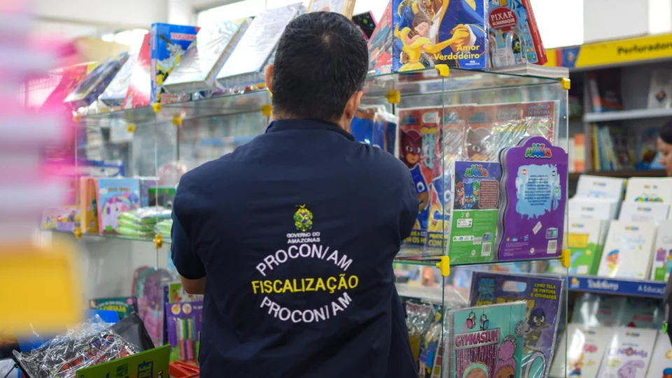 Procon-AM orienta sobre direitos do consumidor na hora de comprar o material escolar