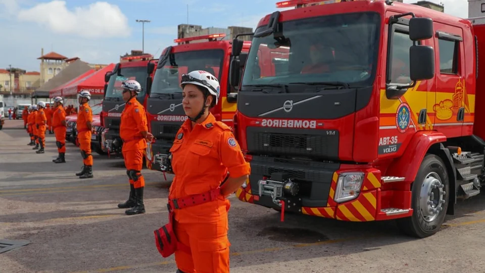 Com aportes de R$ 12,7 milhões, Wilson Lima entrega nova Base Arpão e mais 15 viaturas ao Corpo de Bombeiros