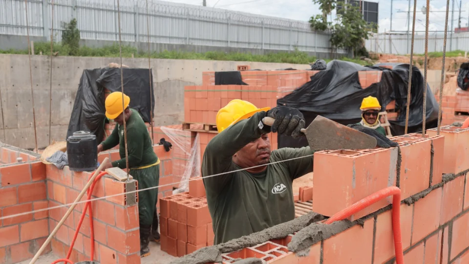 Governo do Amazonas publica edital para construção de mais 32 unidades habitacionais pelo Amazonas Meu Lar