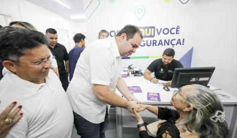 Roberto Cidade, entrega Centro de Proteção do Idoso revitalizado no bairro Parque 10