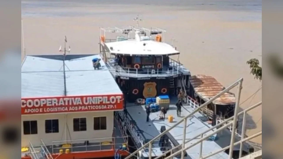 Embarcações com mais 3 mil litros de diesel contrabandeados são apreendidos no AM