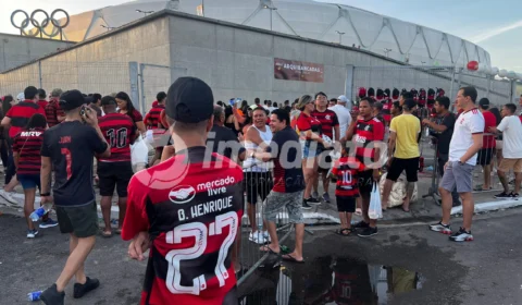 Torcedores lotam Arena da Amazônia para jogo entre Flamengo x Audax