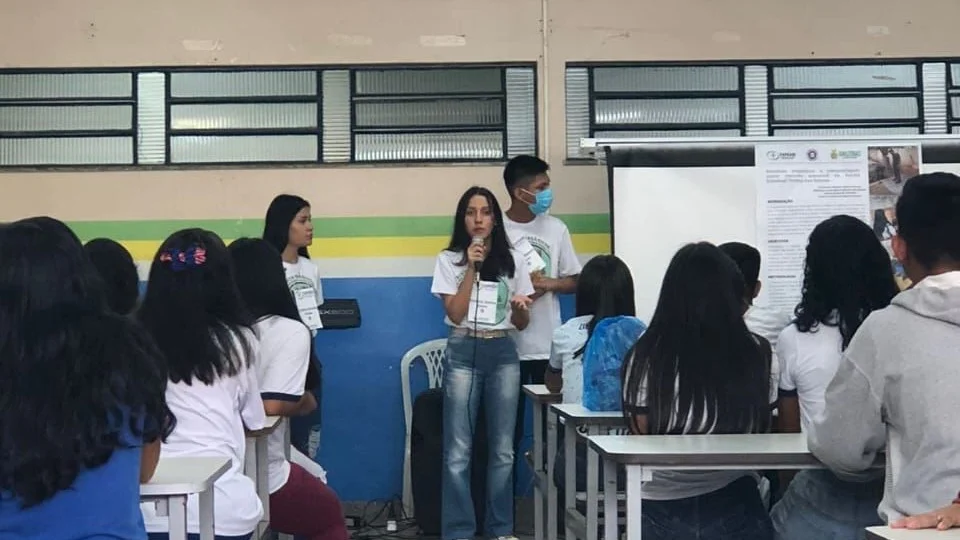 No Amazonas, mais de 390 alunos da rede pública alcançaram notas acima de 800 na redação do Enem