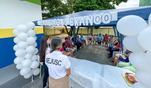 Sejusc realiza roda de conversa e dinâmicas sensoriais com idosos e familiares