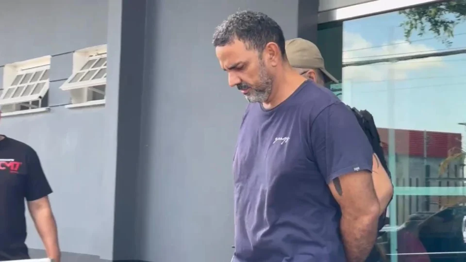 VÍDEO: Marido é preso após mandar matar esposa na frente das filhas em Manaus