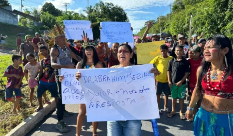 Indígenas realizam manifestação na BR 174 reivindicando moradia